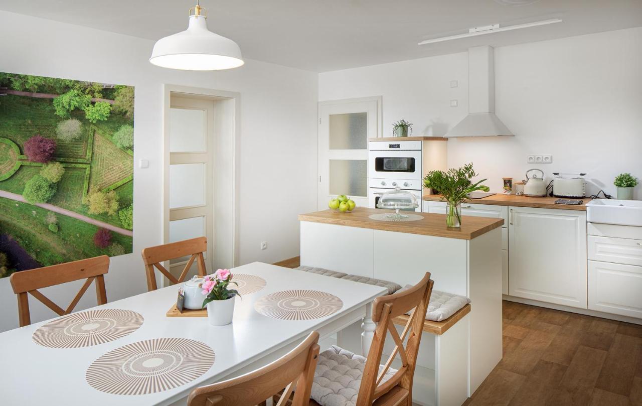 Apartmany Myslivna Ostrov  Exterior photo