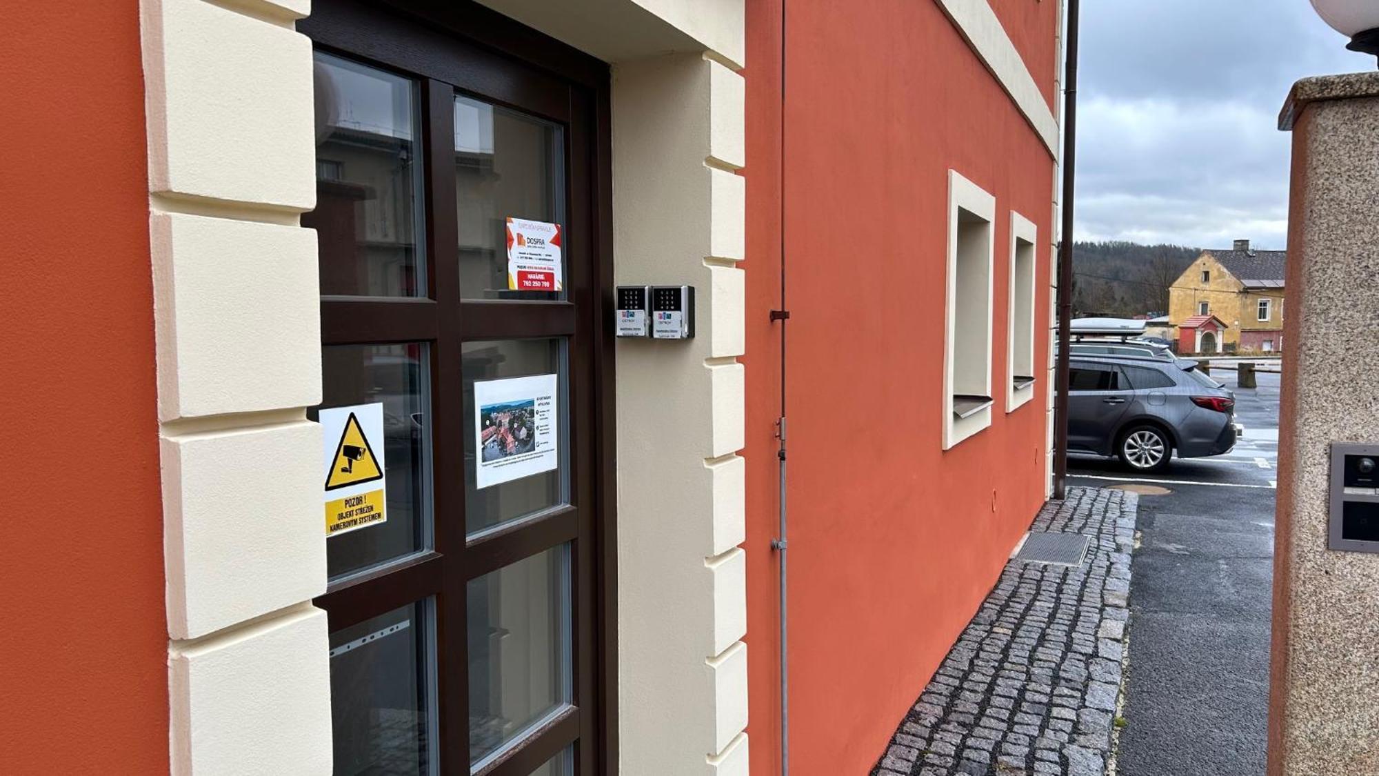 Apartmany Myslivna Ostrov  Exterior photo